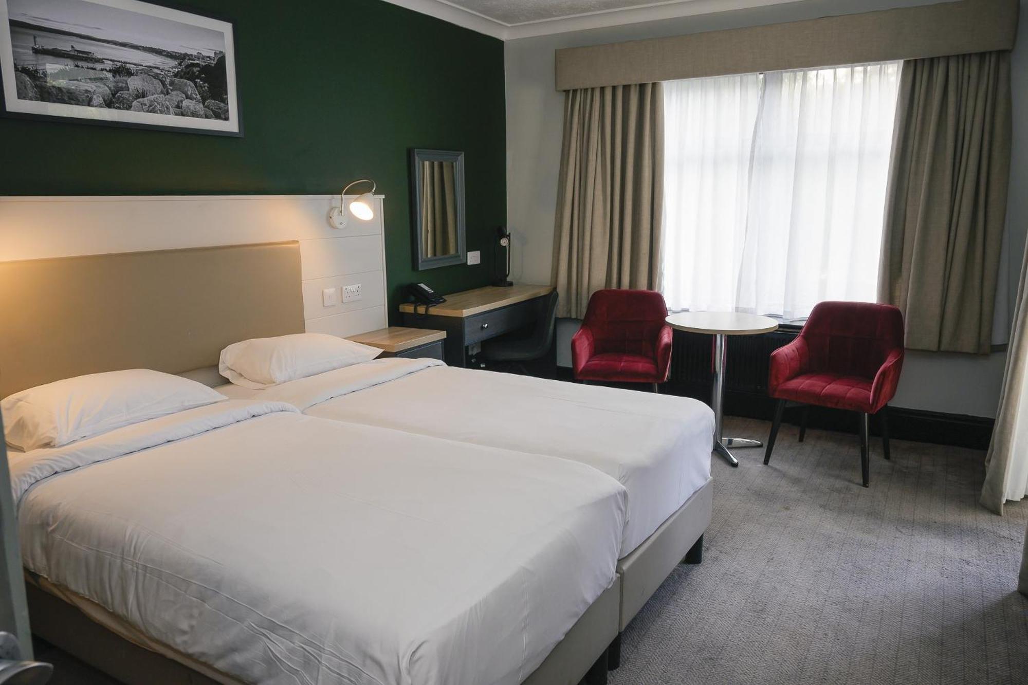Park Inn By Radisson Борнмут Экстерьер фото