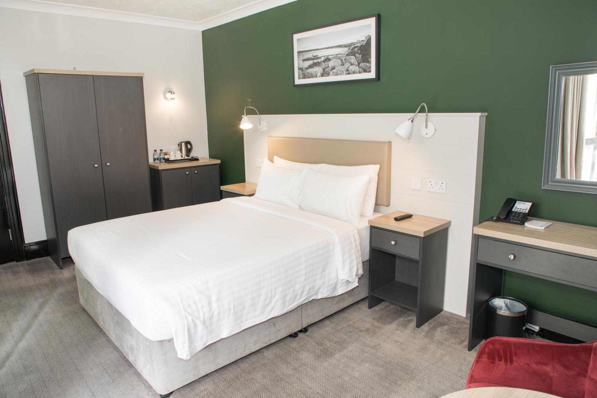 Park Inn By Radisson Борнмут Экстерьер фото