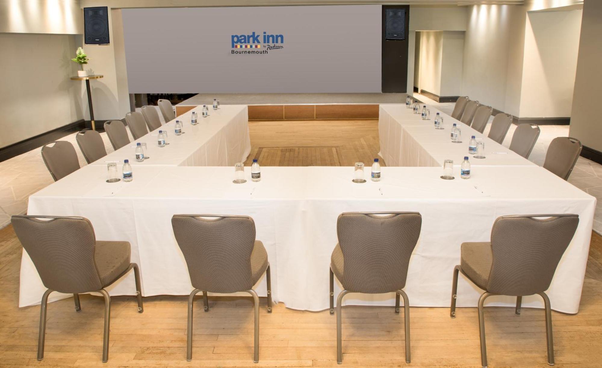 Park Inn By Radisson Борнмут Экстерьер фото